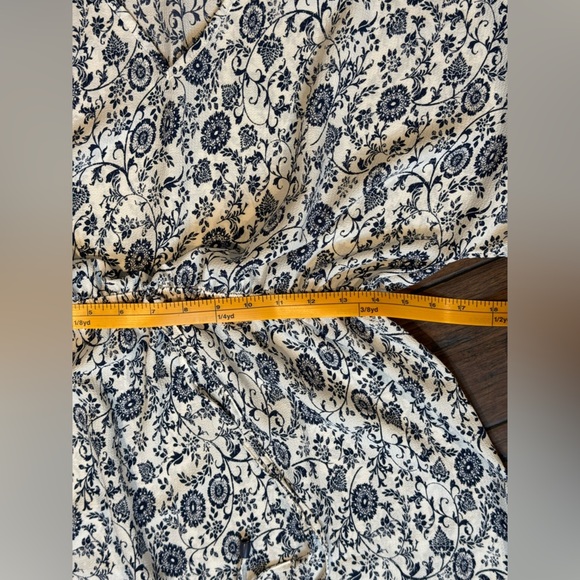 Mario Serrani Navy and Cream Floral Swim cover size Small - Picture 5 of 7